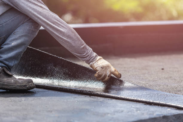 Professional Vapor Barrier Installation technician working in Bluff City, TN